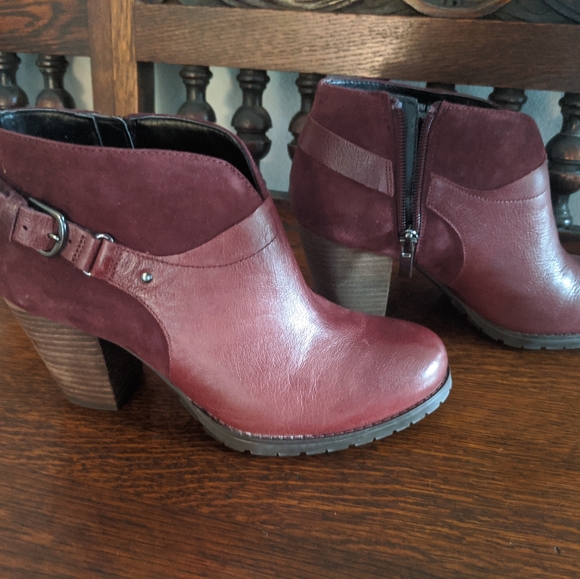 Clarks booties beautiful burgundy color - Picture 5 of 8